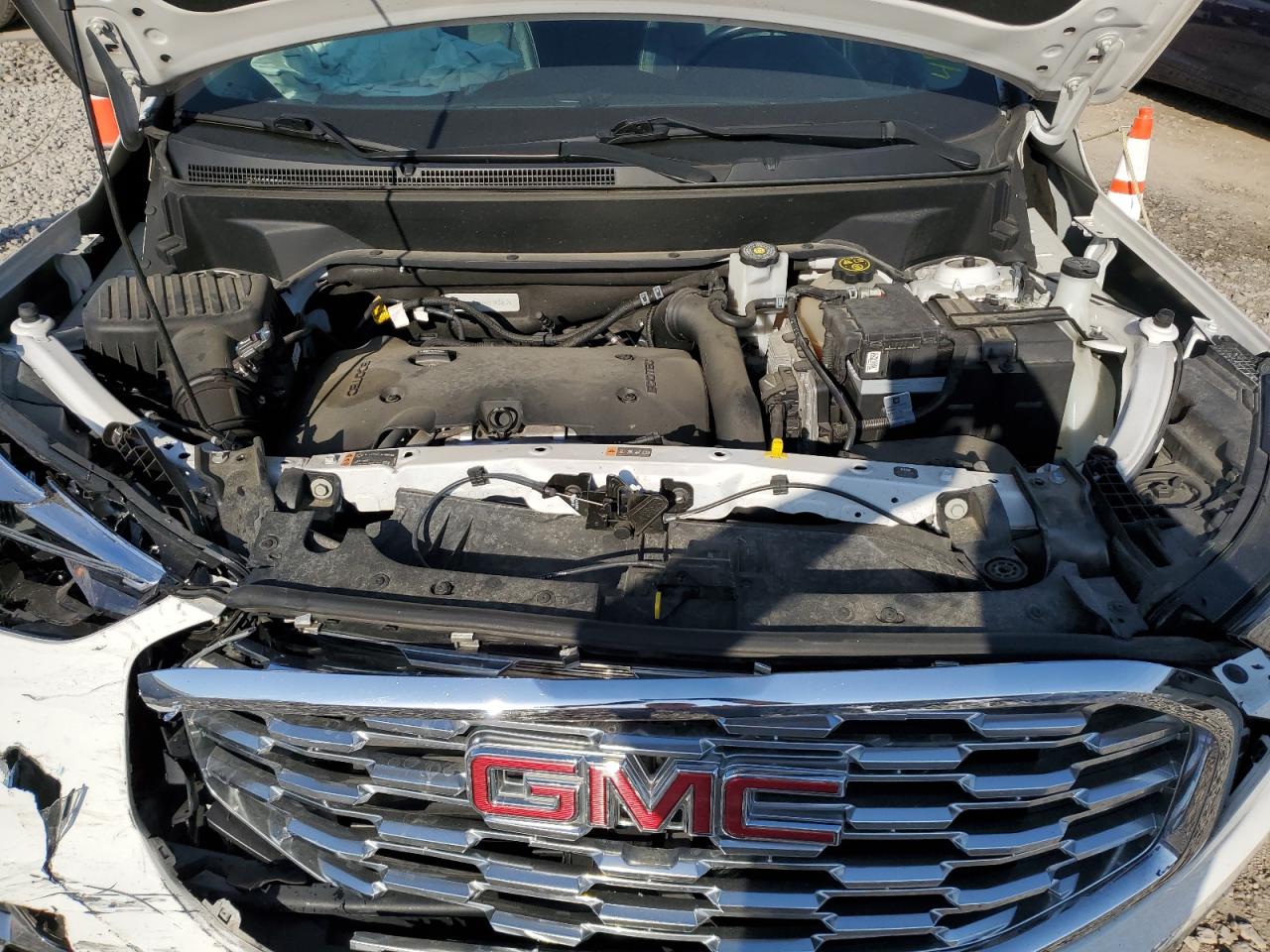 2020 GMC Terrain - Image 12