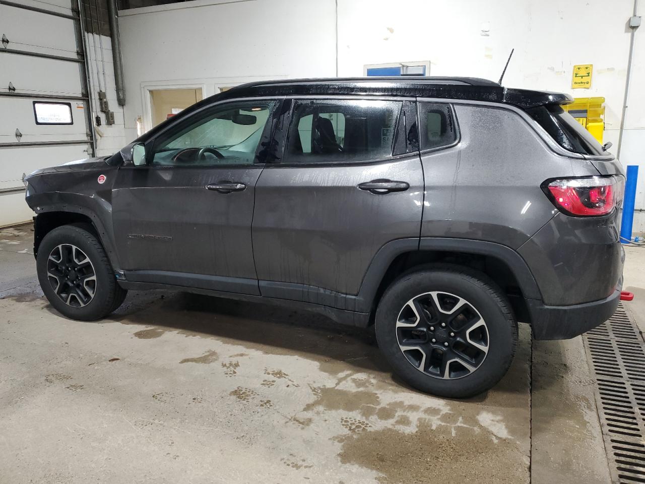 2018 Jeep Compass - Image 2