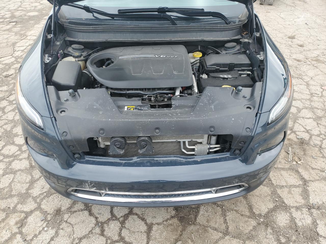 2018 Jeep Grand Cherokee - Image 12