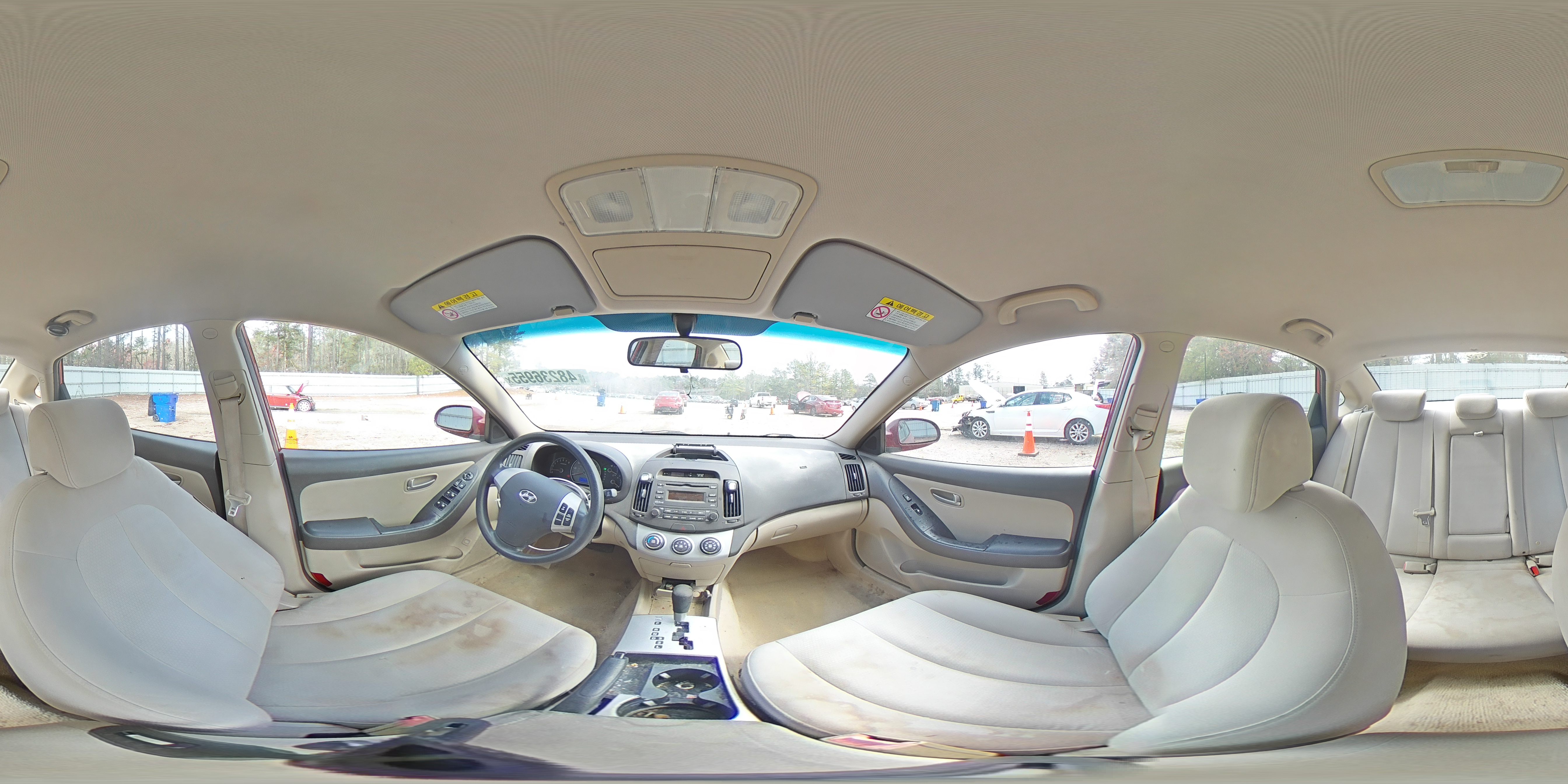 2010 Hyundai Elantra - Image 12