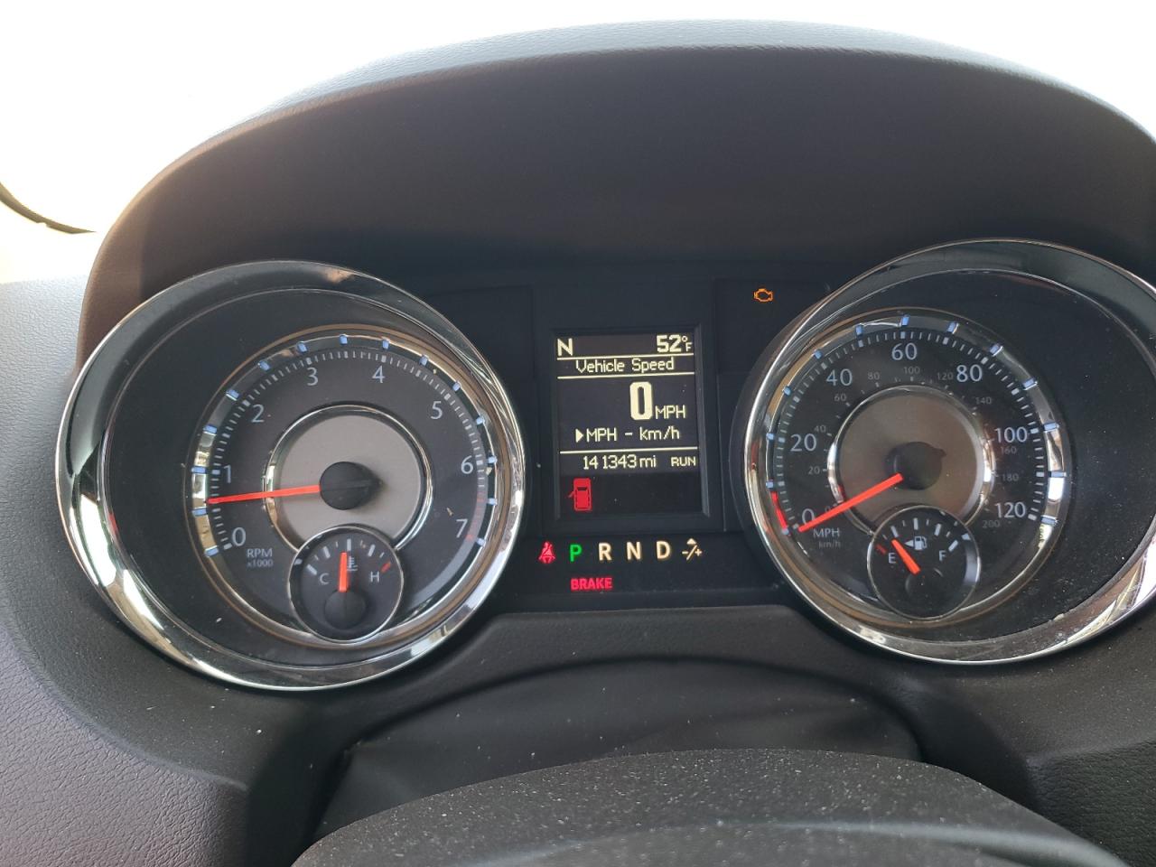 2014 Chrysler Town & Country - Image 9