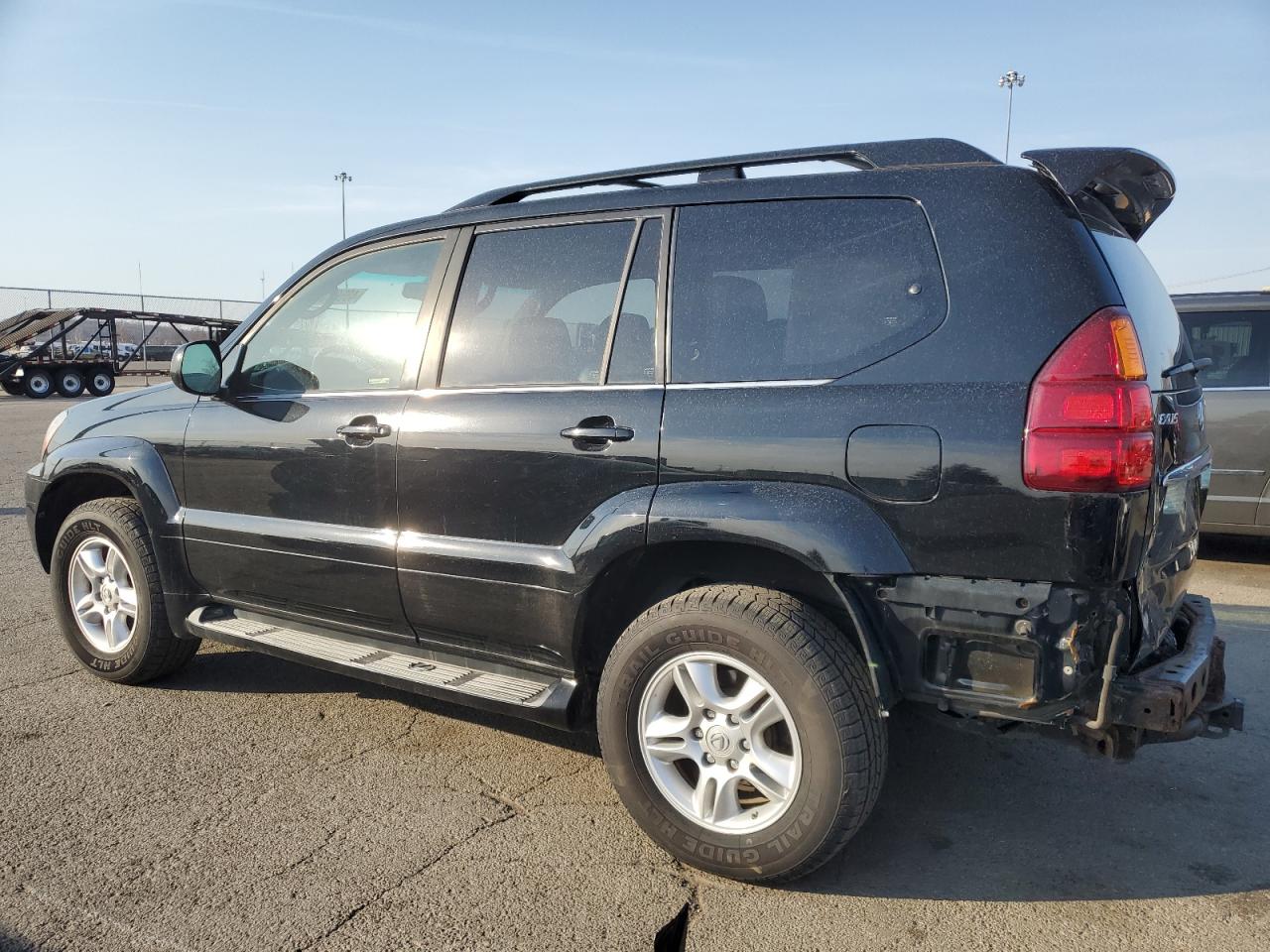 2004 Lexus GX - Image 2