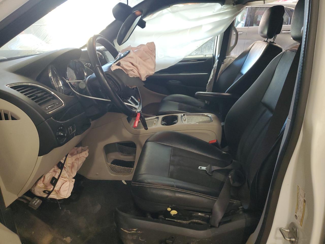 2019 Dodge Caravan - Image 7
