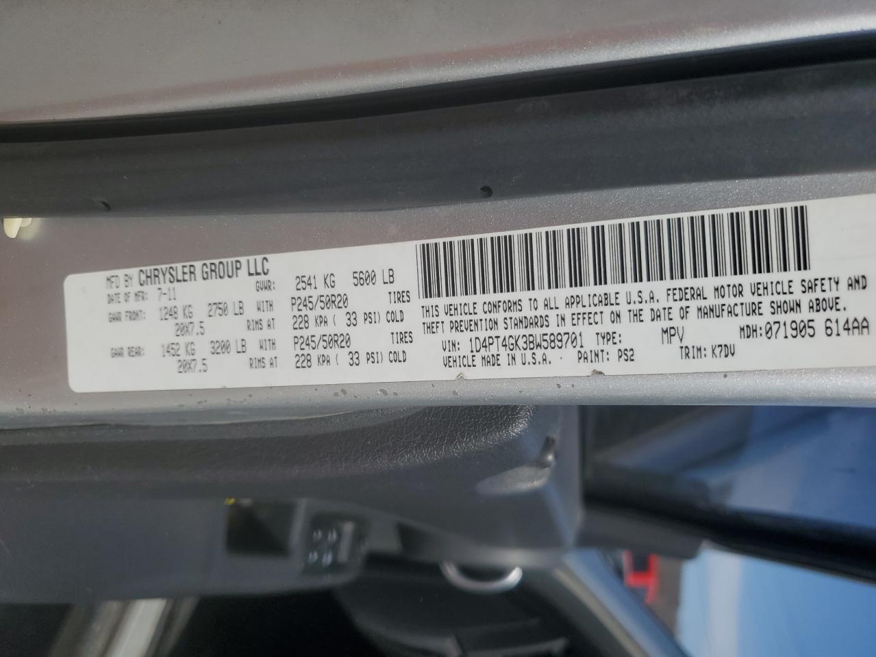 2011 Dodge Nitro - Image 16
