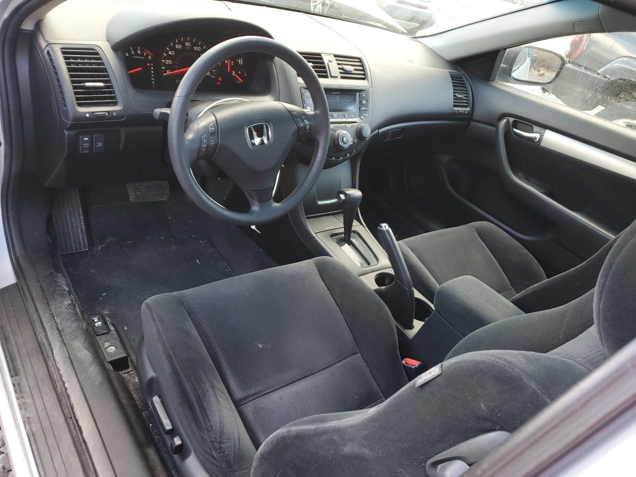 2005 Honda Accord - Image 8