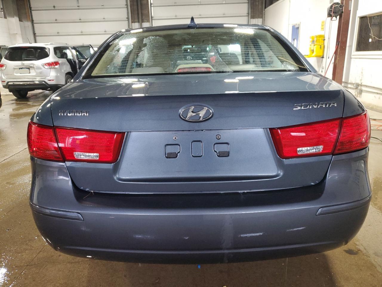 2009 Hyundai Sonata - Image 6