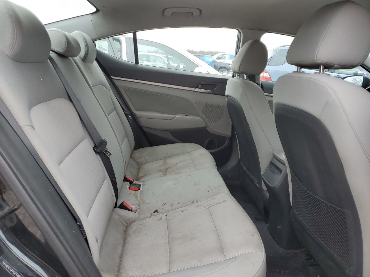 2017 Hyundai Elantra - Image 10