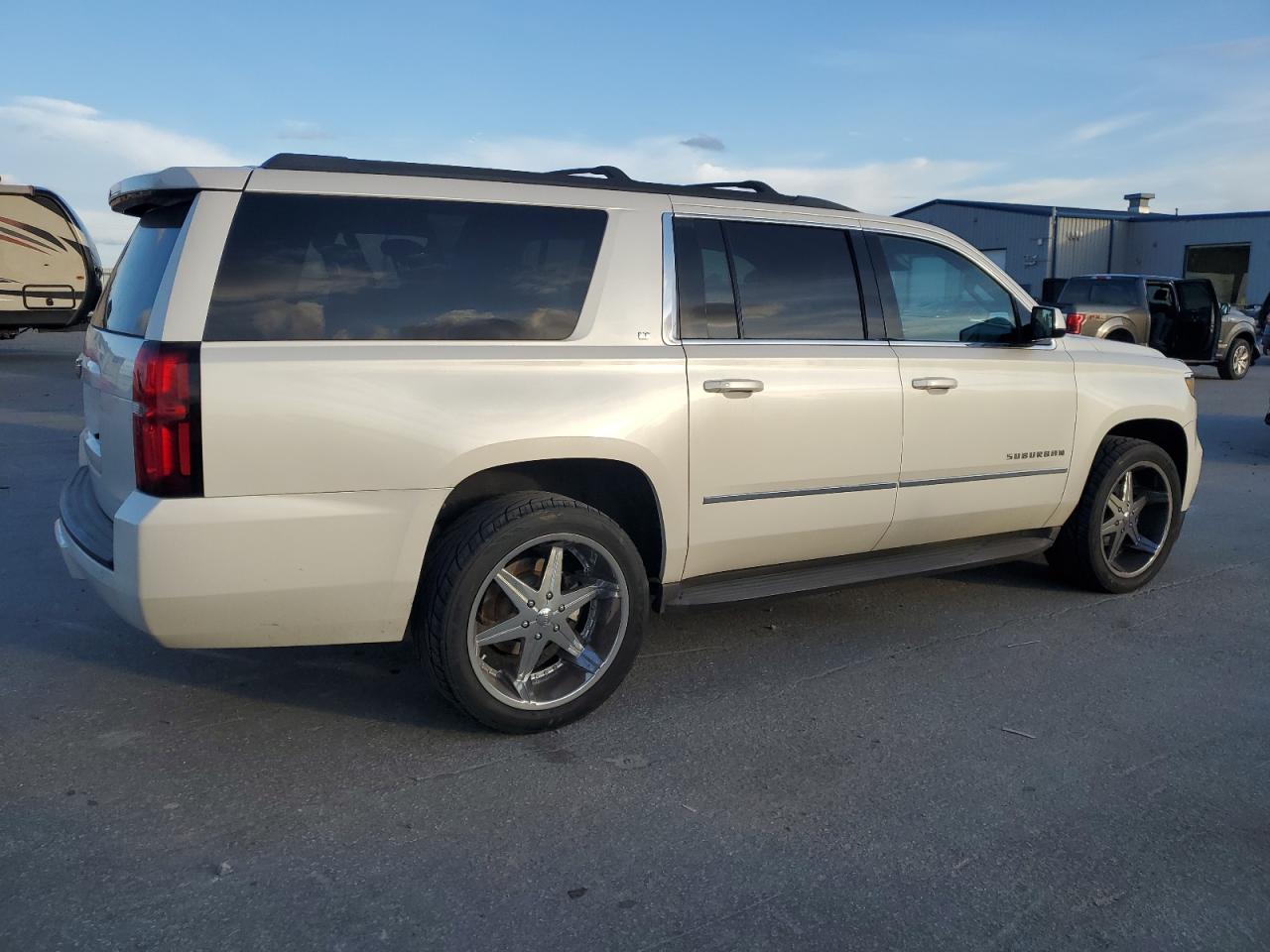 2015 Chevrolet Suburban - Image 3