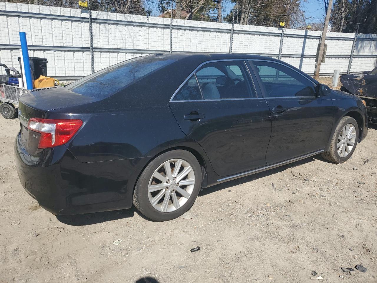 2014 Toyota Camry - Image 3