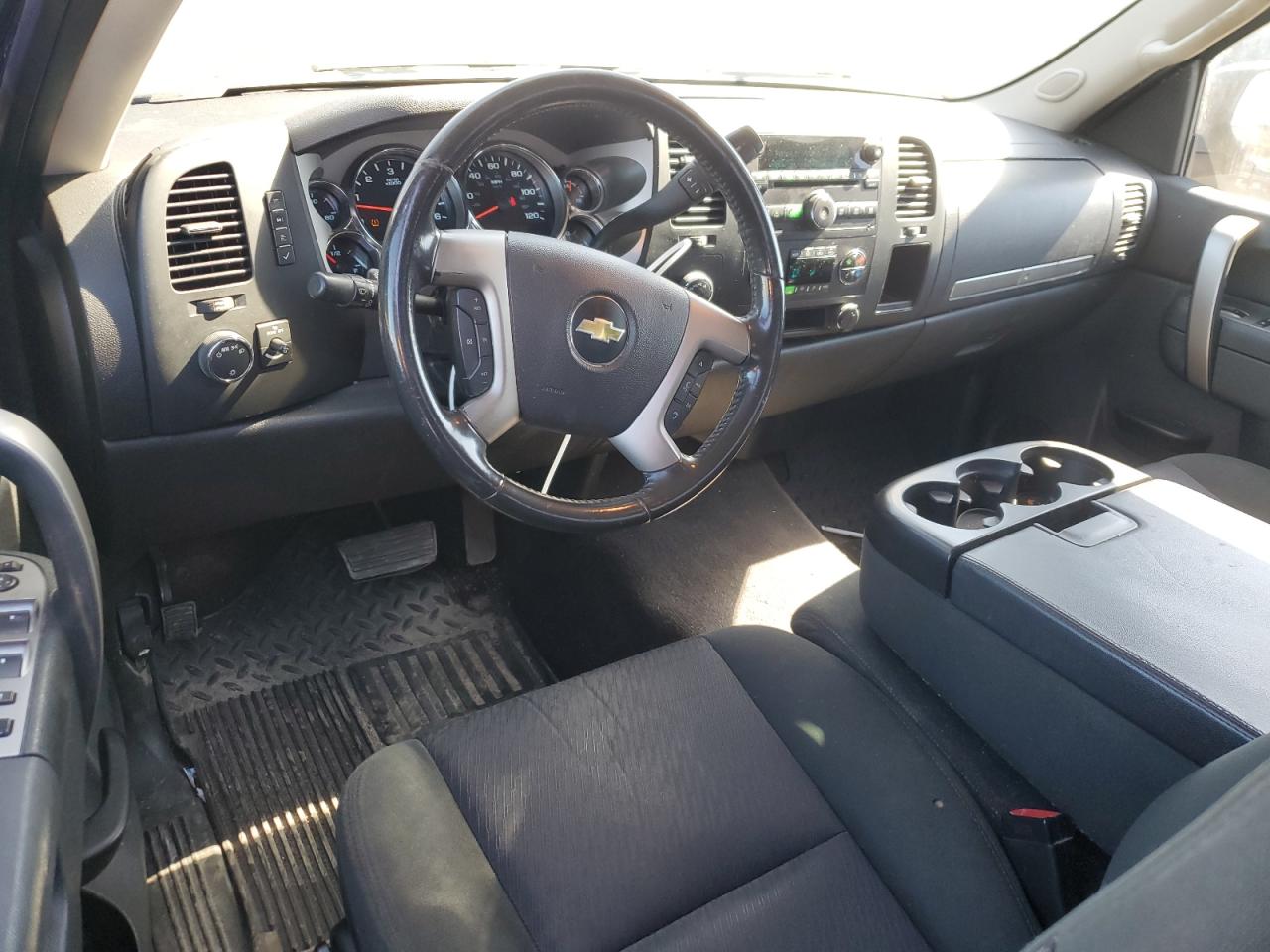 2013 Chevrolet Silverado - Image 8