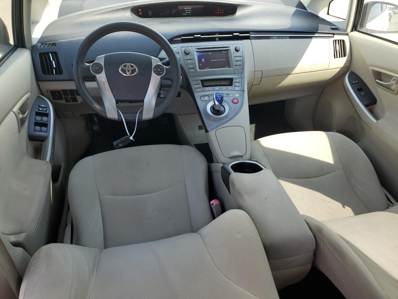 2015 Toyota Prius - Image 8