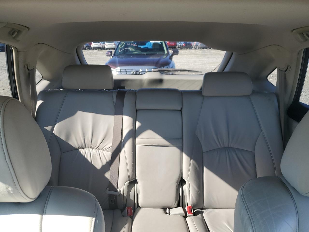 2004 Lexus RX - Image 10