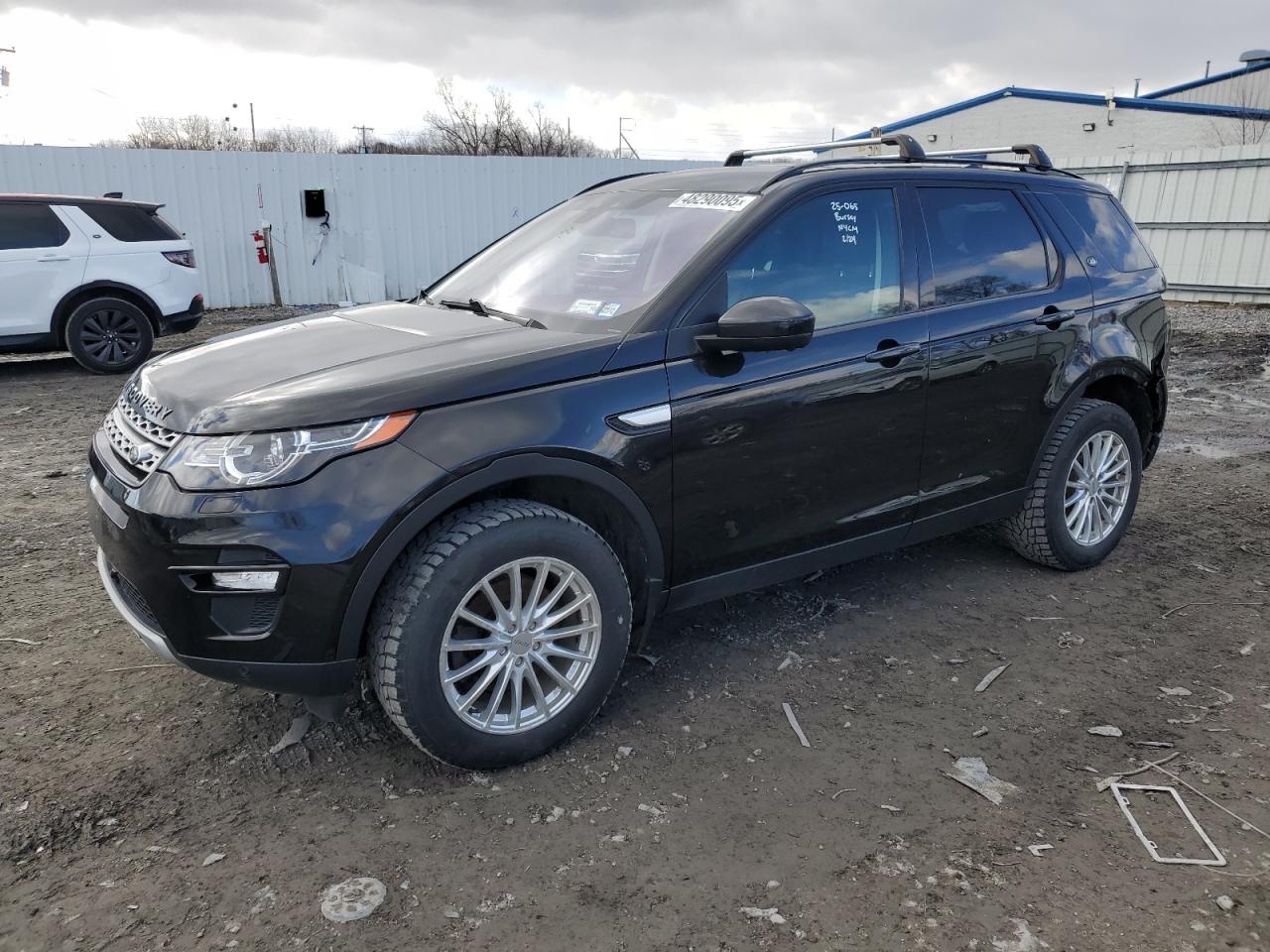 2019 Land Rover Discovery - Image 1