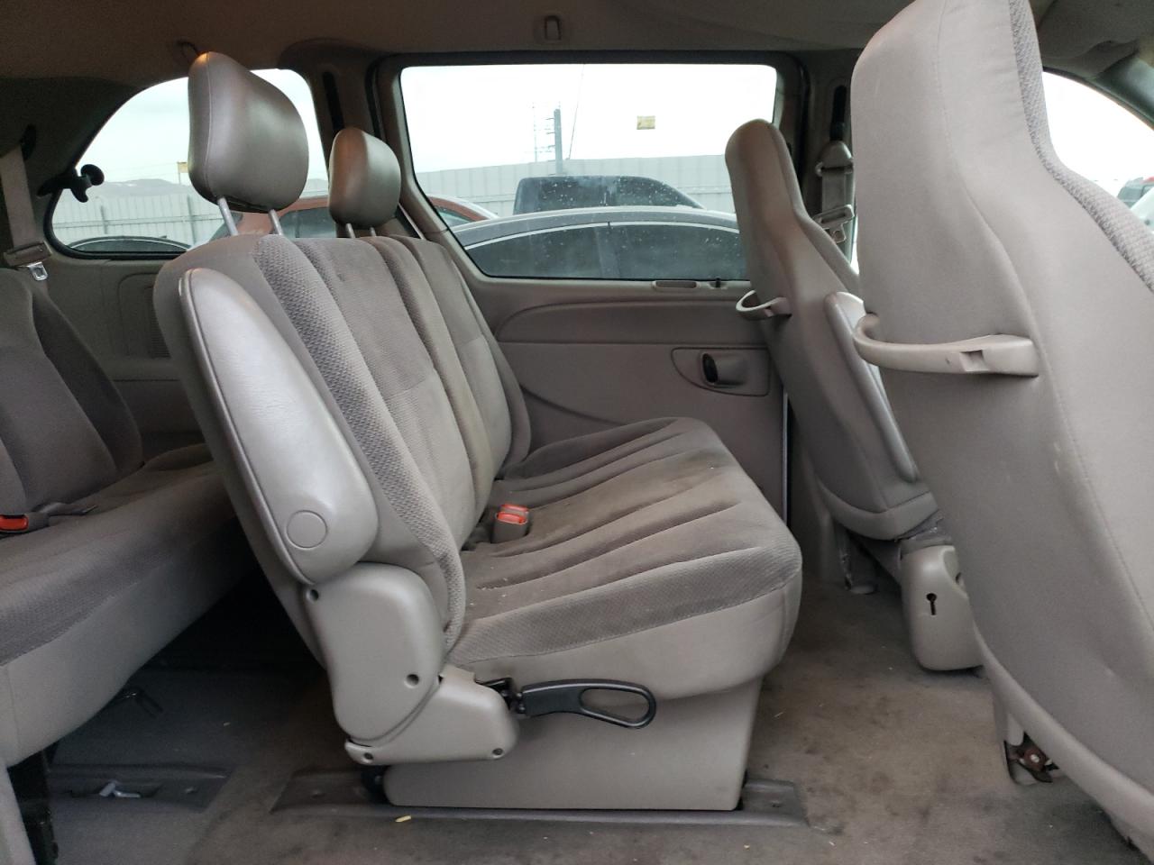 2002 Dodge Caravan - Image 11