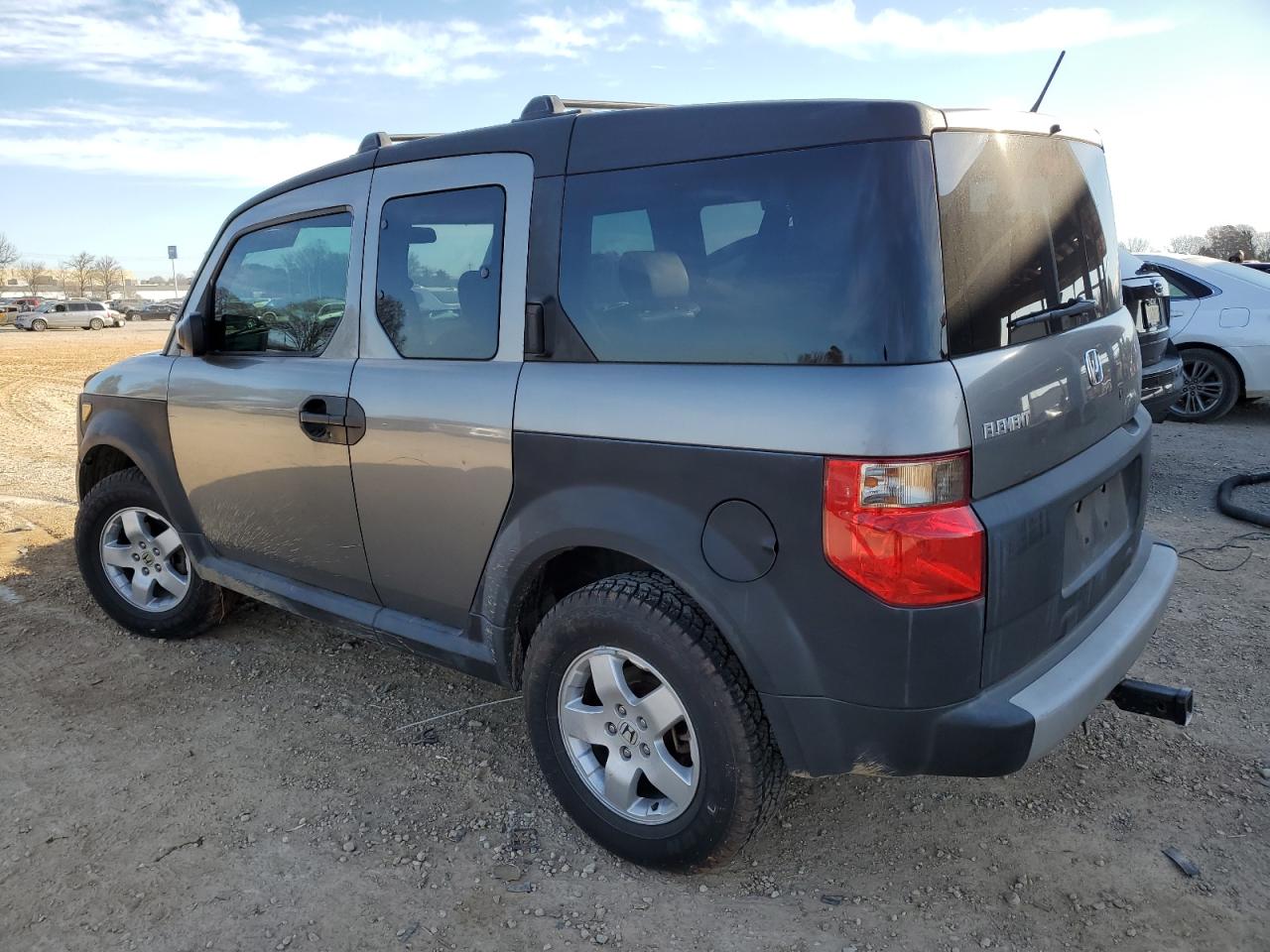 2005 Honda Element - Image 2