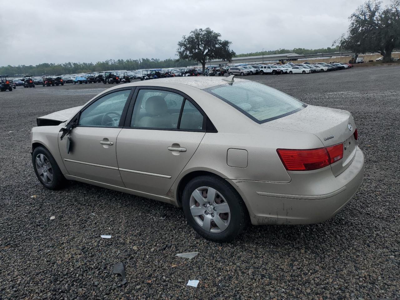 2009 Hyundai Sonata - Image 2