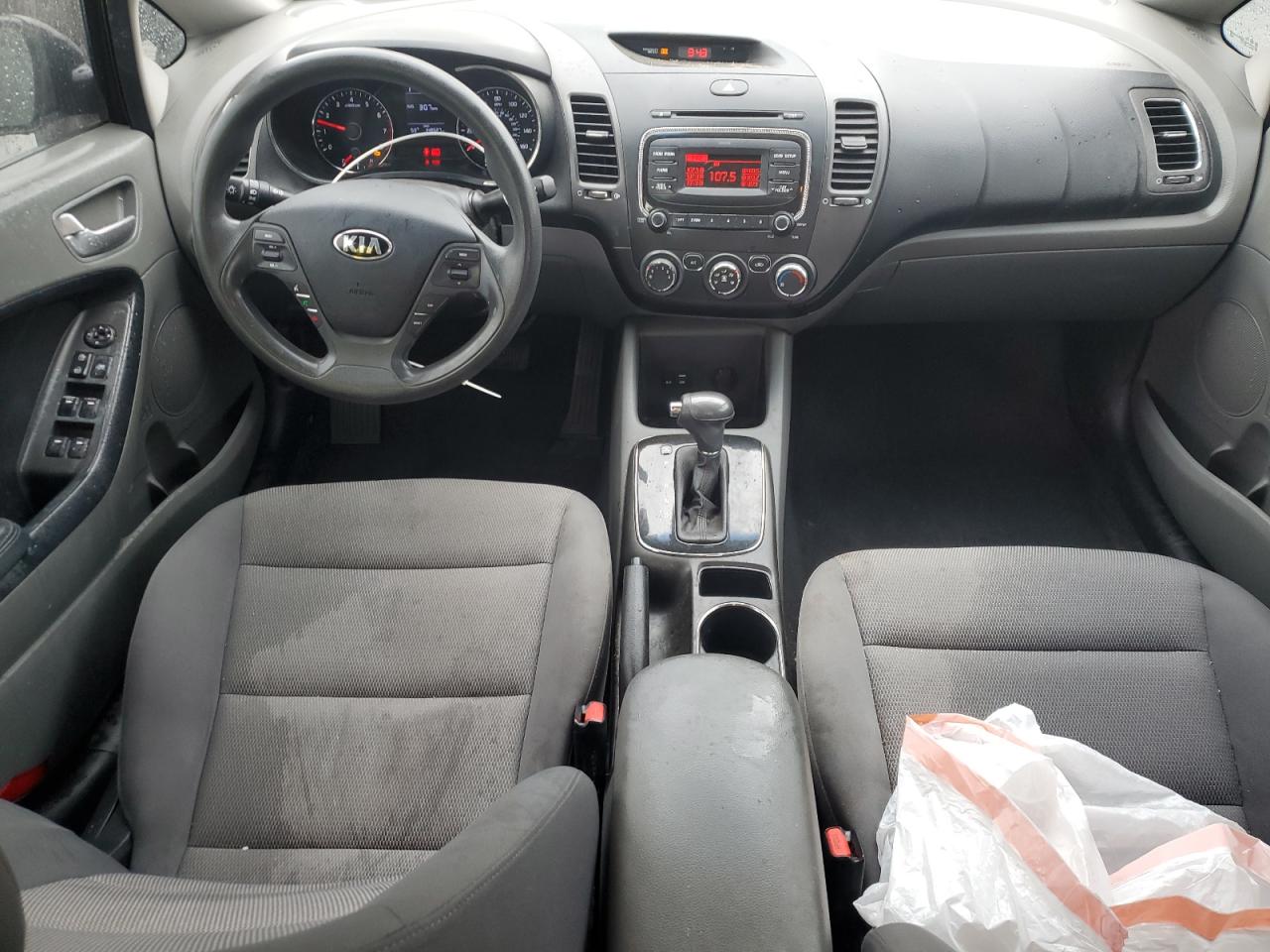 2017 Kia Forte - Image 8