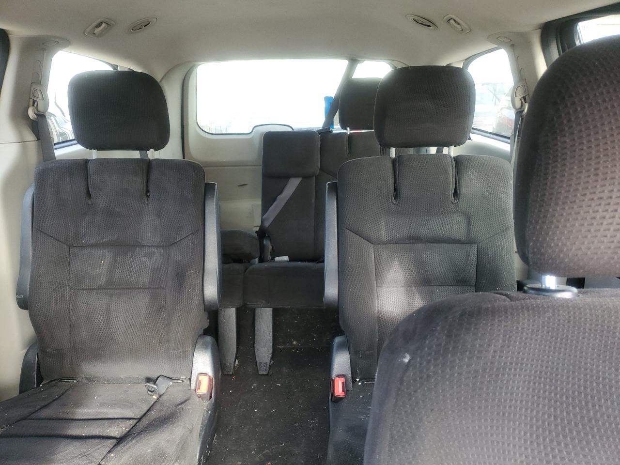 2015 Dodge Caravan - Image 10