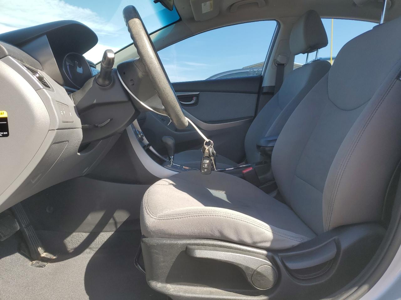 2013 Hyundai Elantra - Image 7