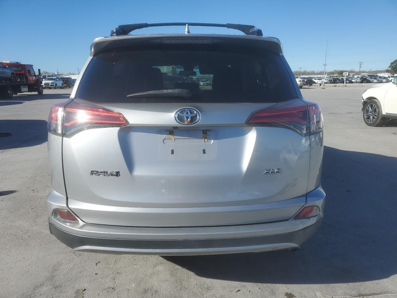 2018 Toyota RAV 4 - Image 6