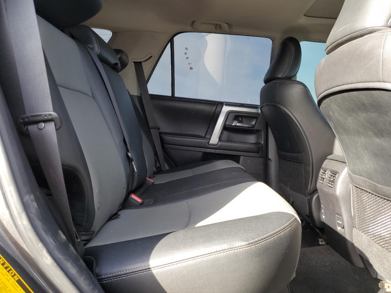 2015 Toyota 4Runner - Image 11