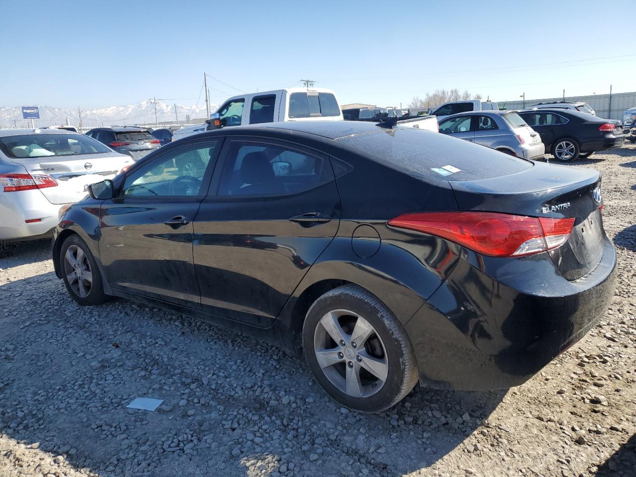 2011 Hyundai Elantra - Image 2