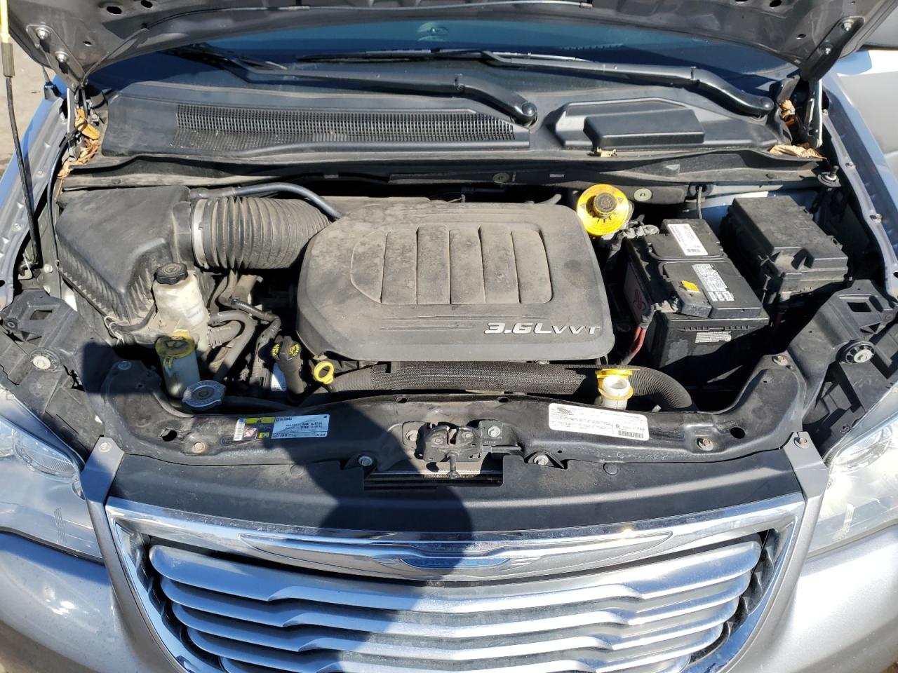 2015 Chrysler Town & Country - Image 12