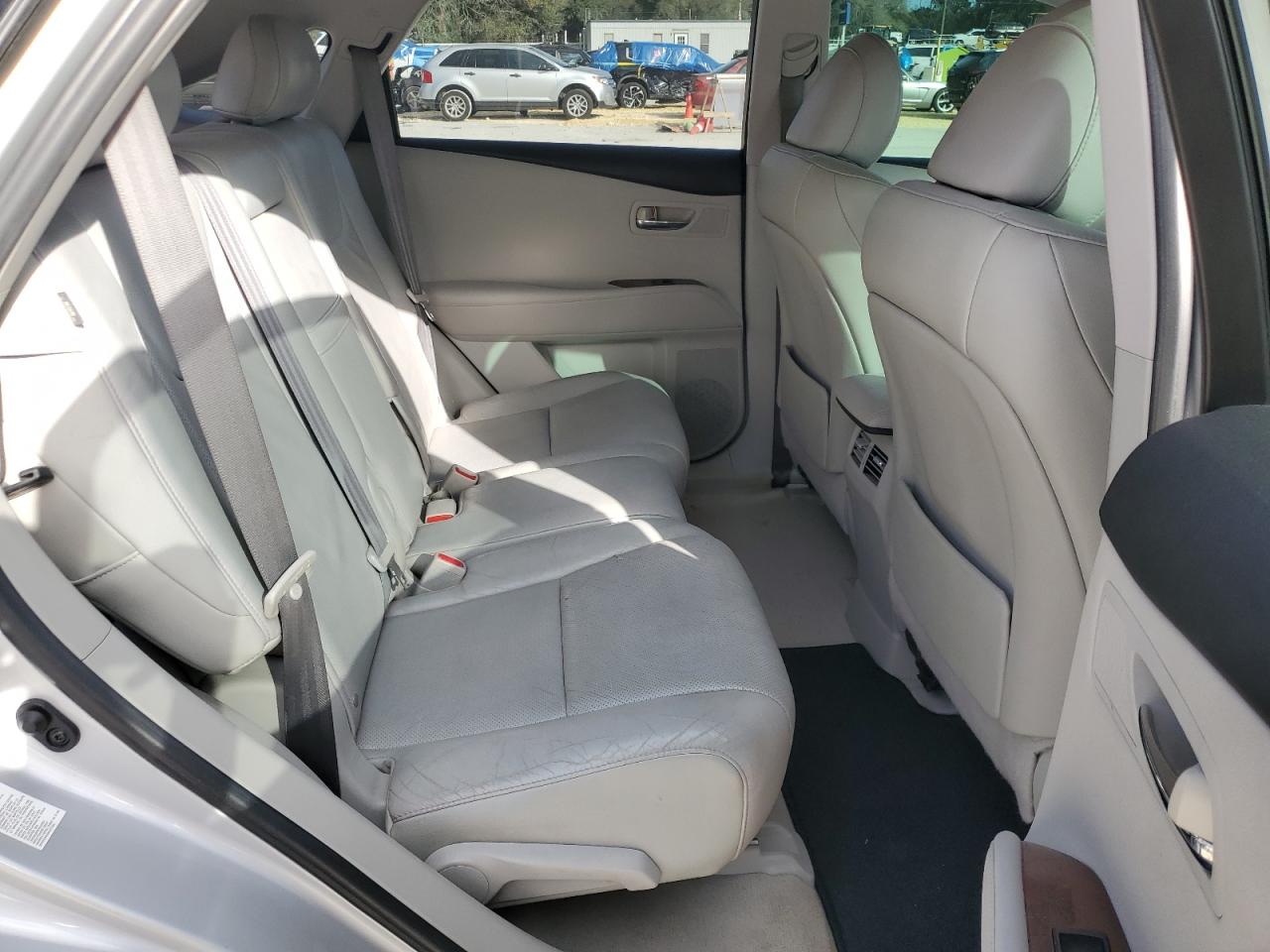 2012 Lexus RX - Image 12