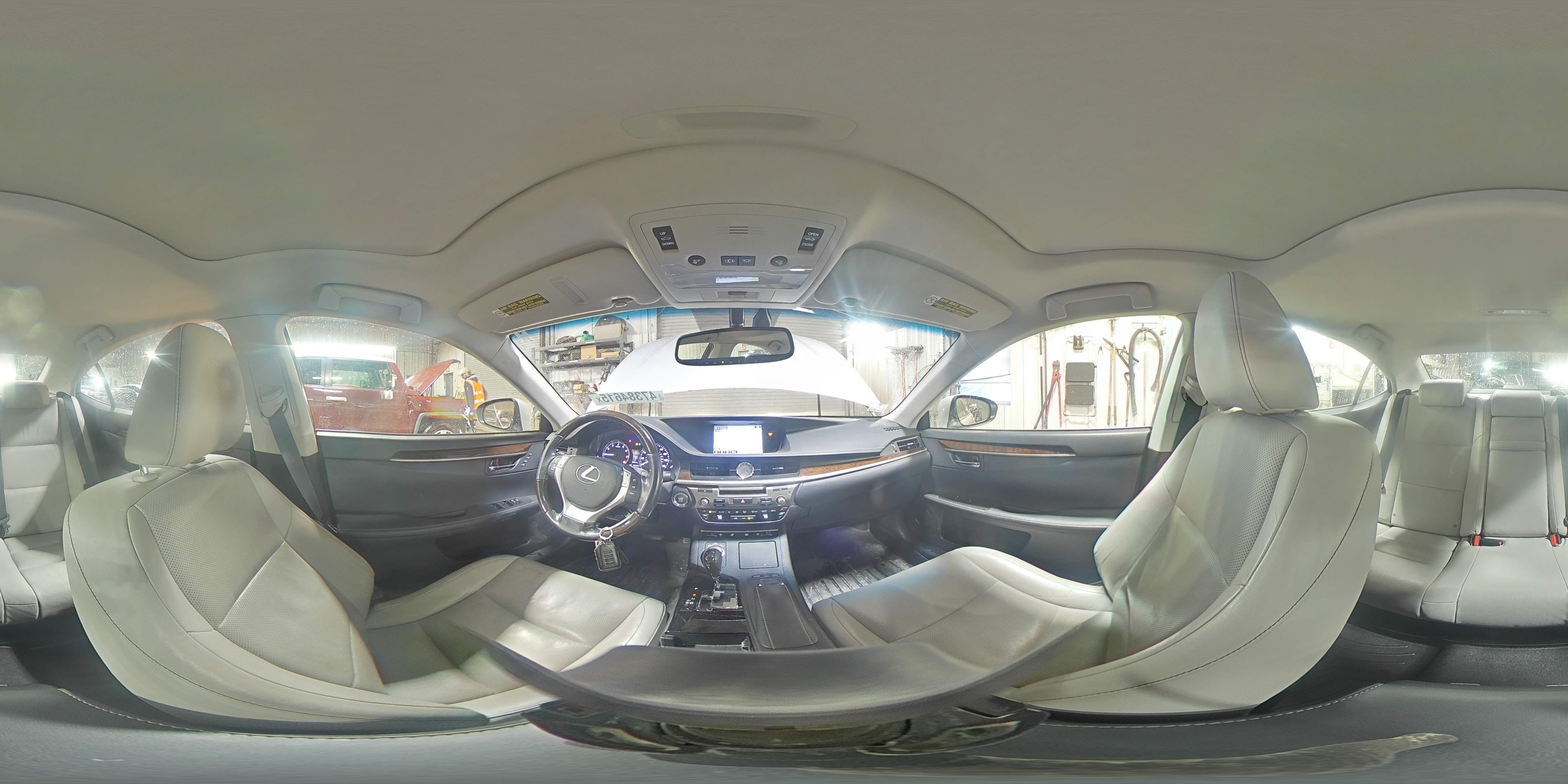 2015 Lexus ES - Image 15