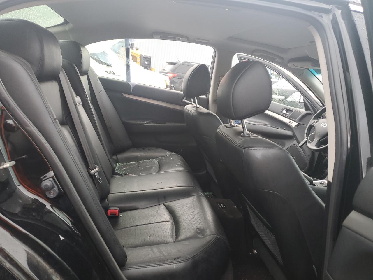 2013 Infiniti G - Image 10