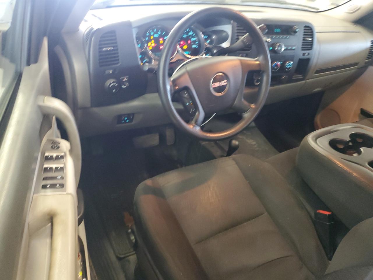 2013 GMC Sierra - Image 8