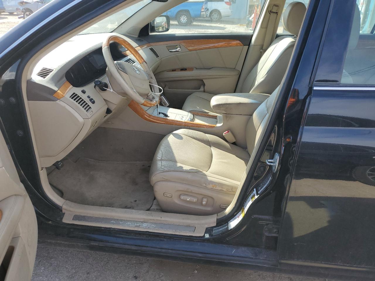 2007 Toyota Avalon - Image 7