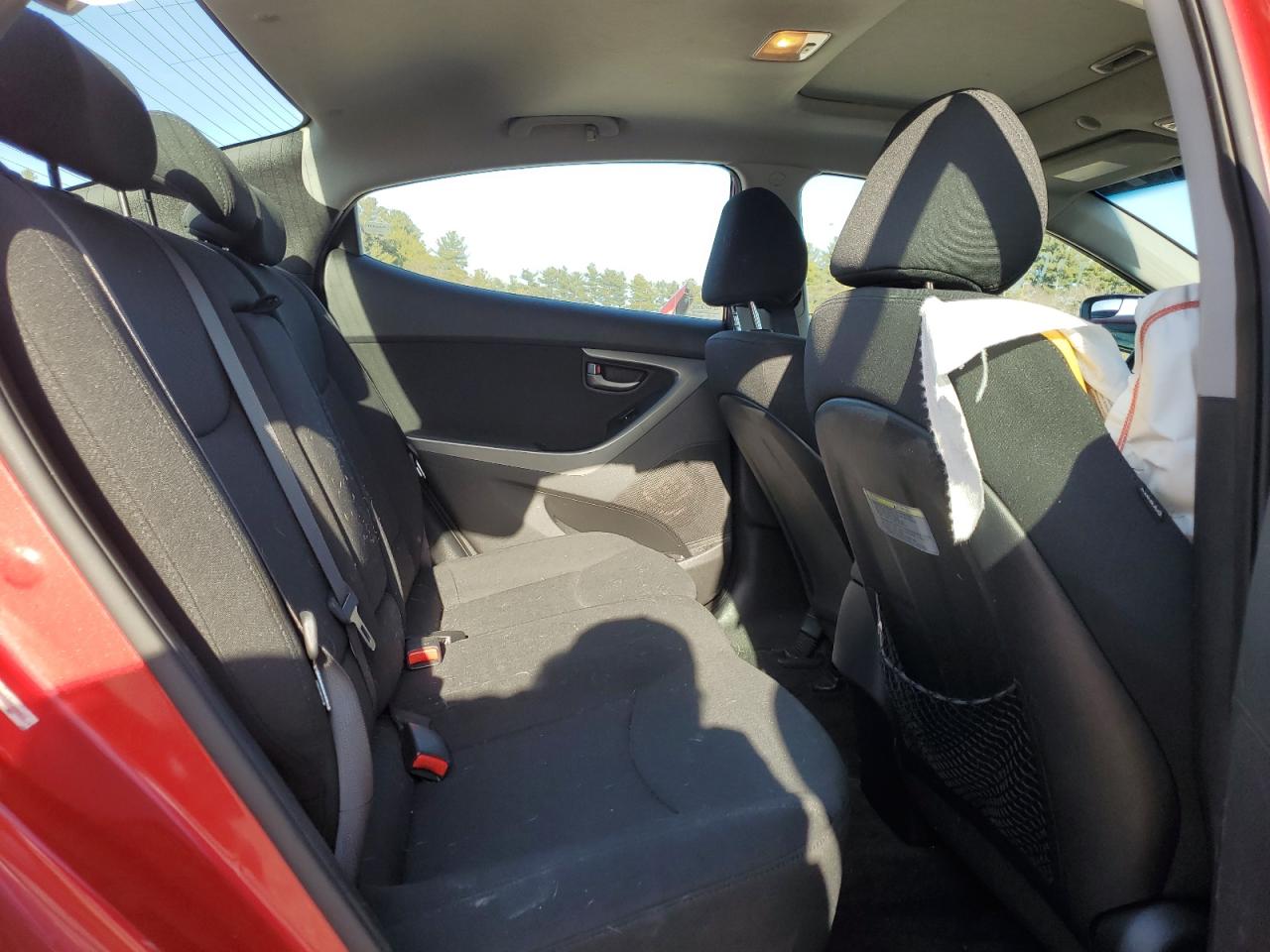 2015 Hyundai Elantra - Image 10