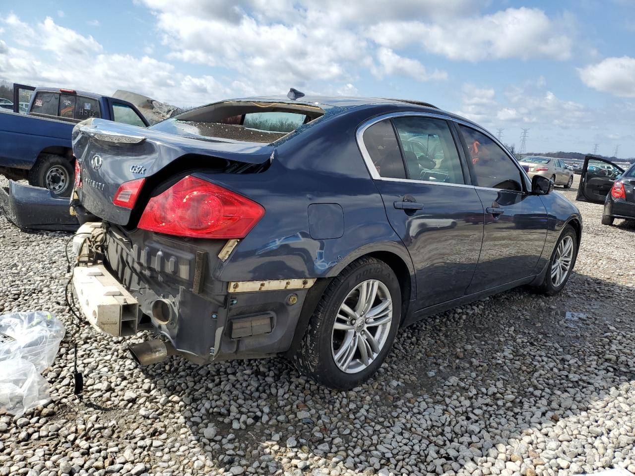 2011 Infiniti G - Image 3