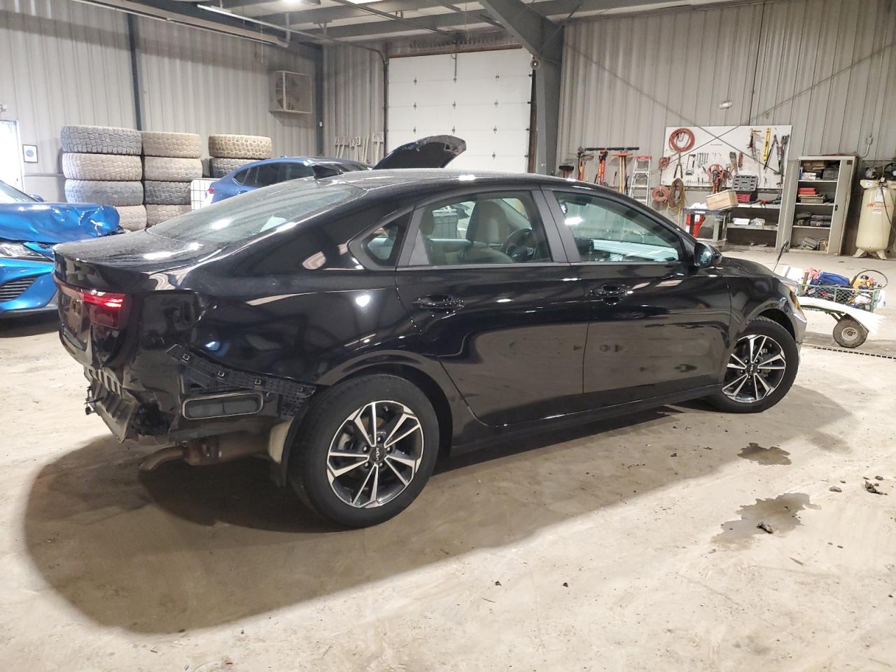 2023 Kia Forte - Image 3