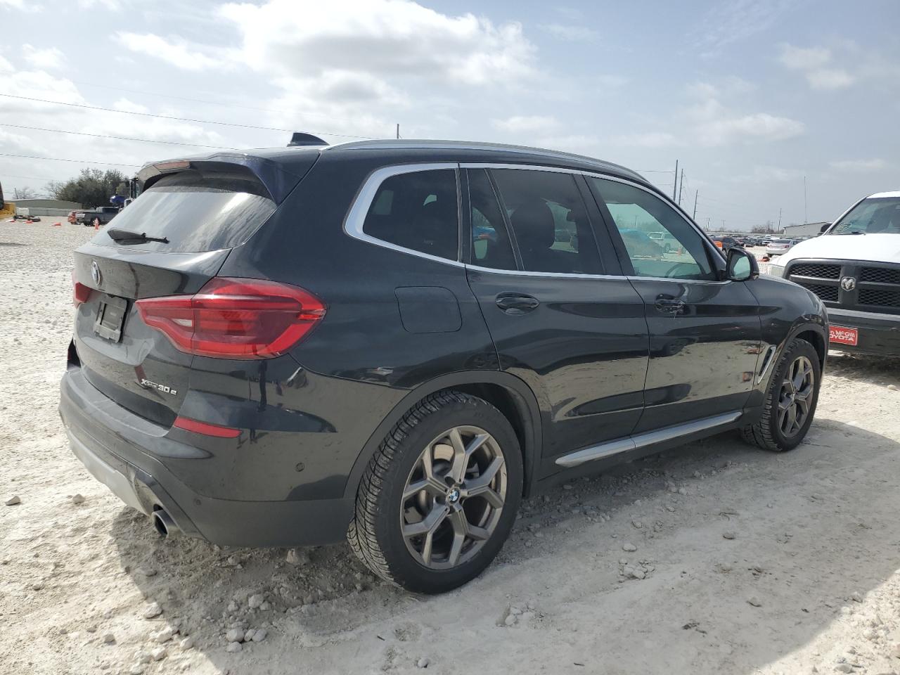2021 BMW X3 - Image 3