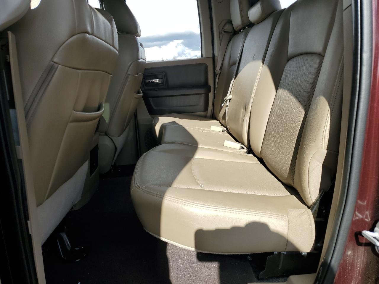 2012 Dodge RAM - Image 10