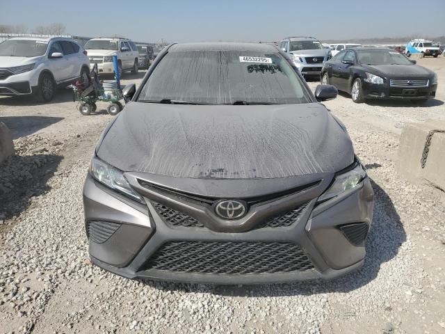  TOYOTA CAMRY 2018 Серый