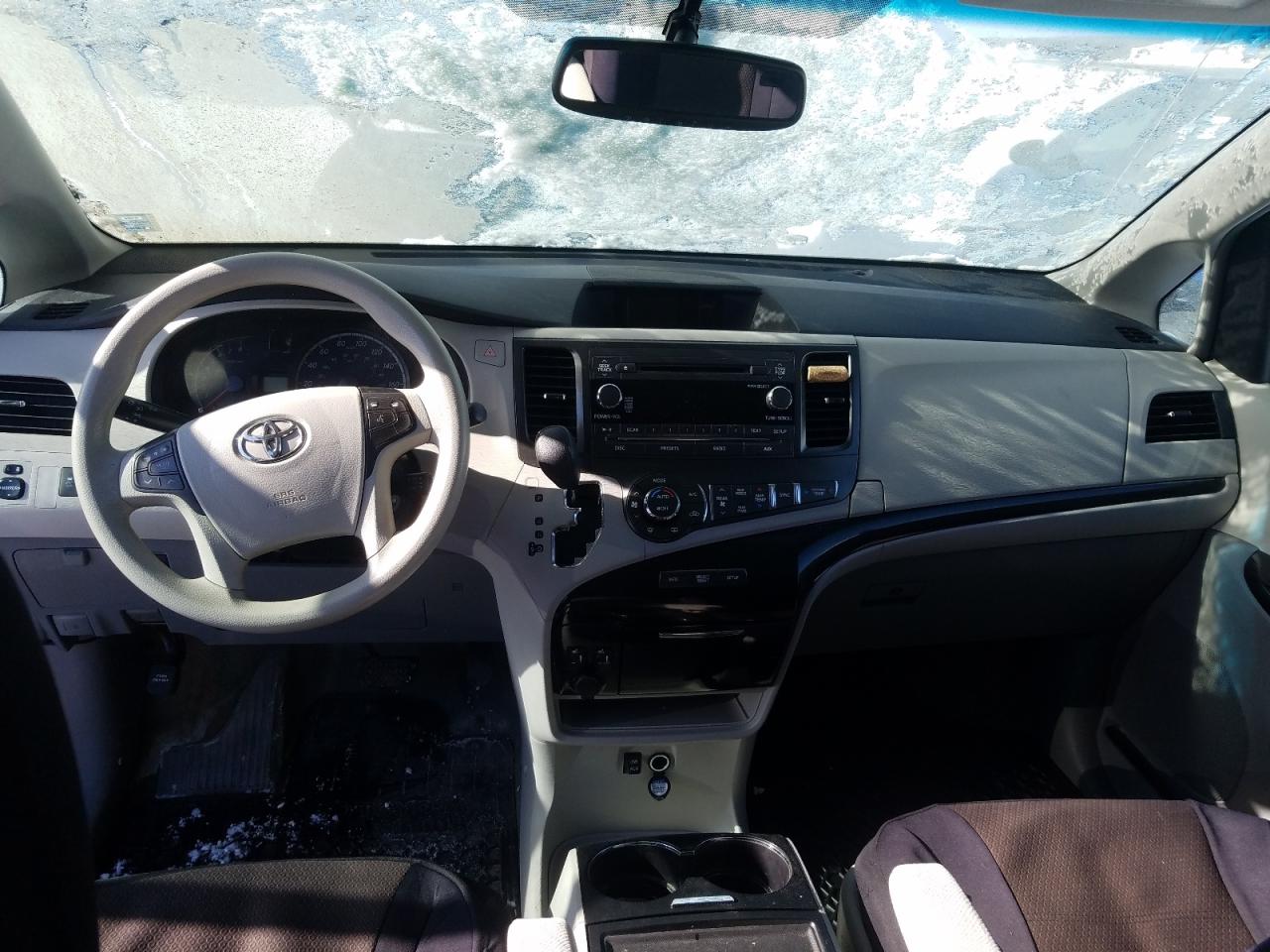 2014 Toyota Sienna - Image 8