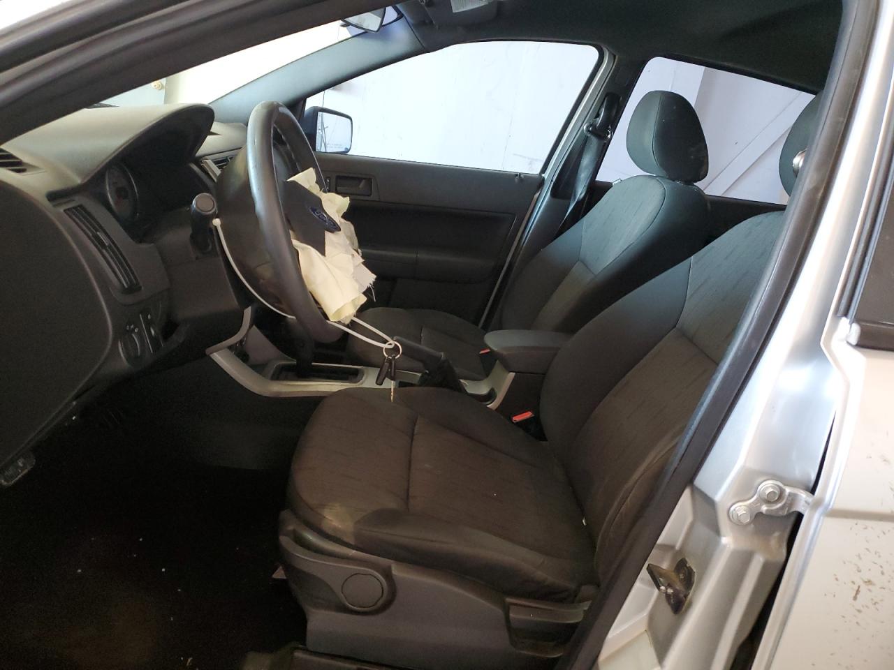 2010 Ford Focus - Image 7