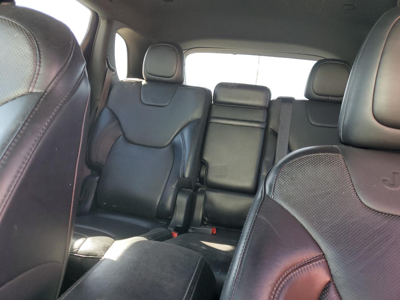 2019 Jeep Grand Cherokee - Image 10
