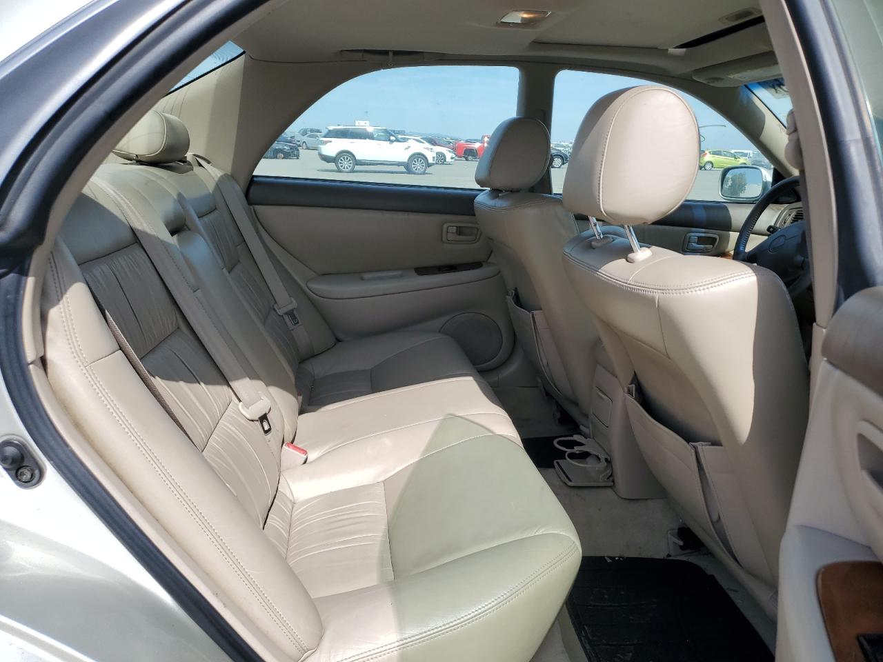 1999 Lexus ES - Image 10