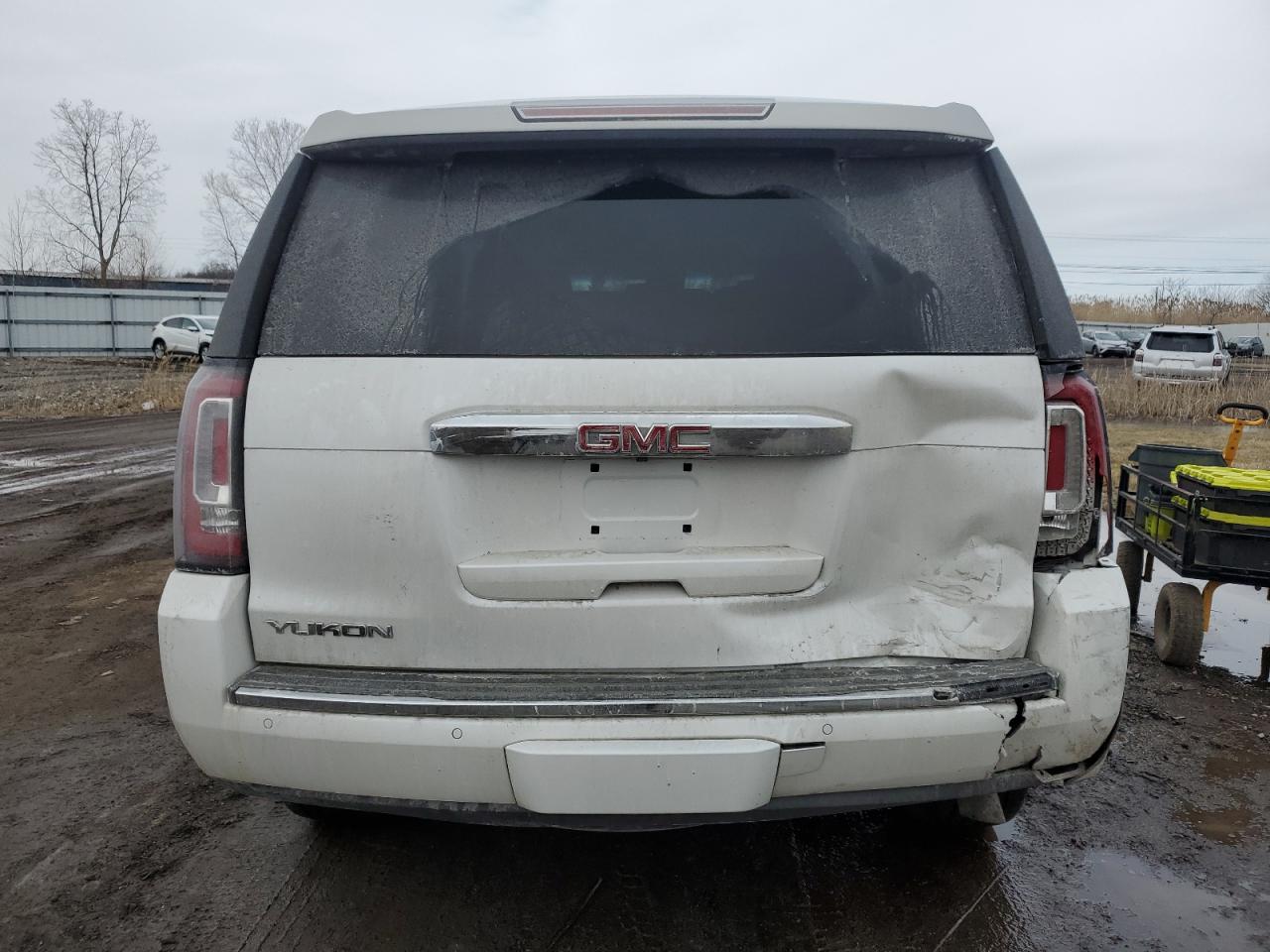 2016 GMC Yukon - Image 6