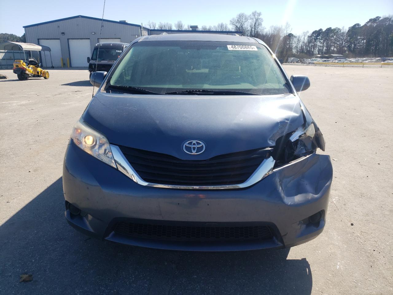 2013 Toyota Sienna - Image 5