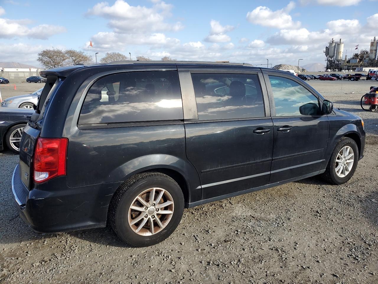 2016 Dodge Caravan - Image 3