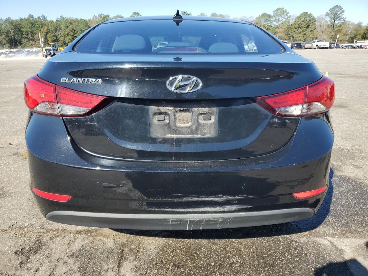 2016 Hyundai Elantra - Image 6