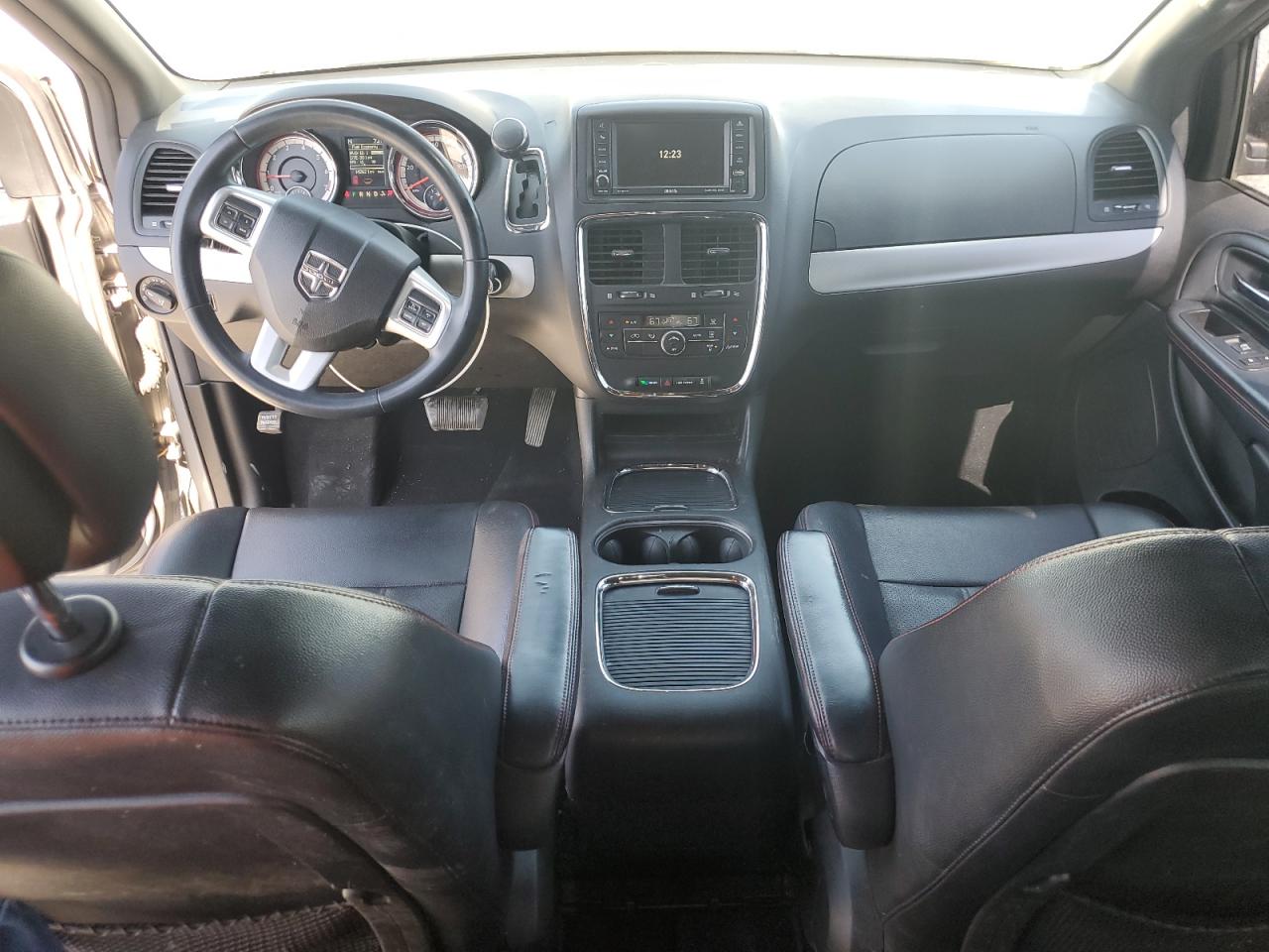 2016 Dodge Caravan - Image 8
