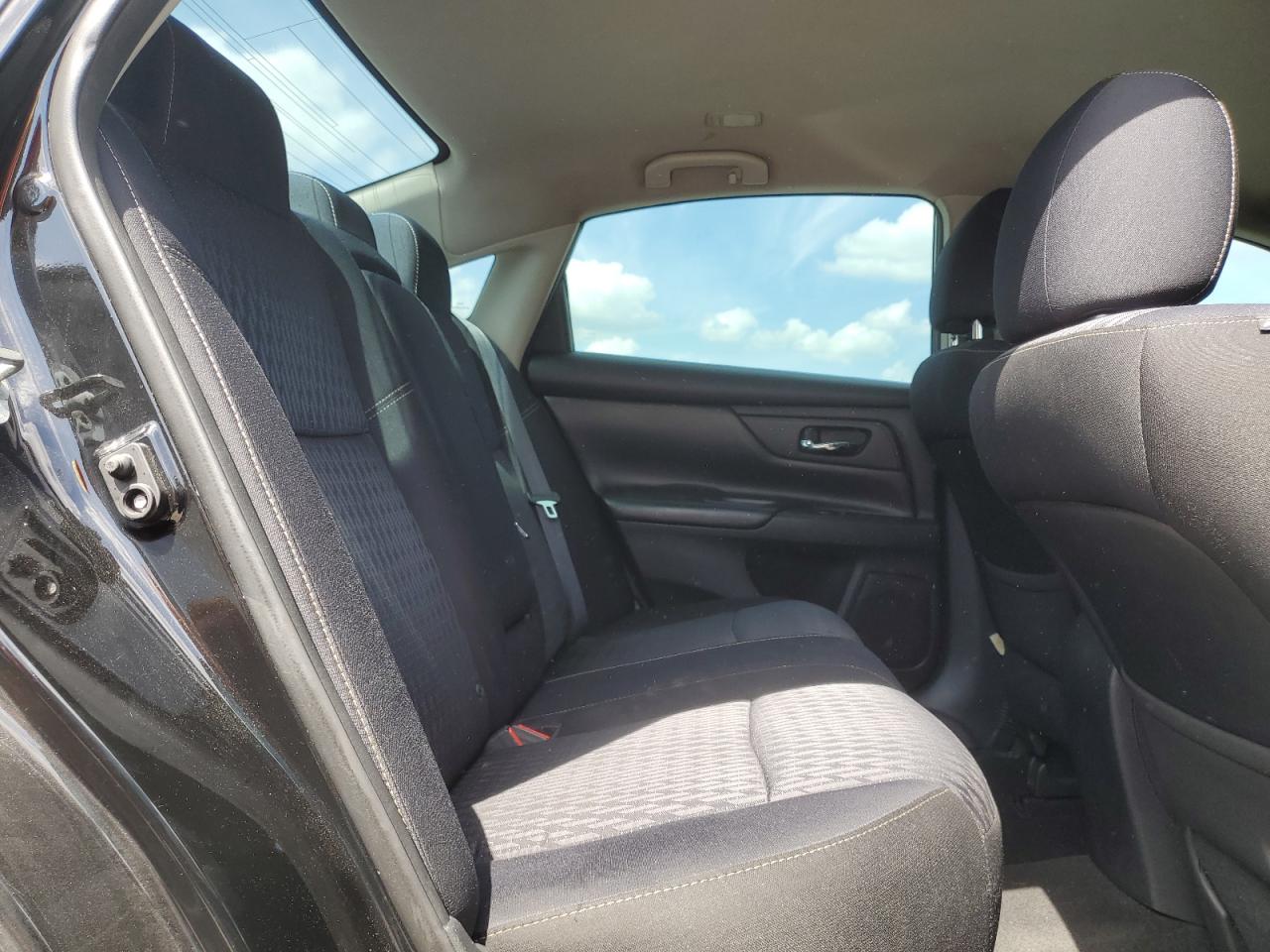 2016 Nissan Altima - Image 10