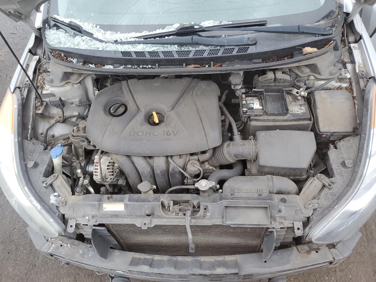 2012 Hyundai Elantra - Image 11