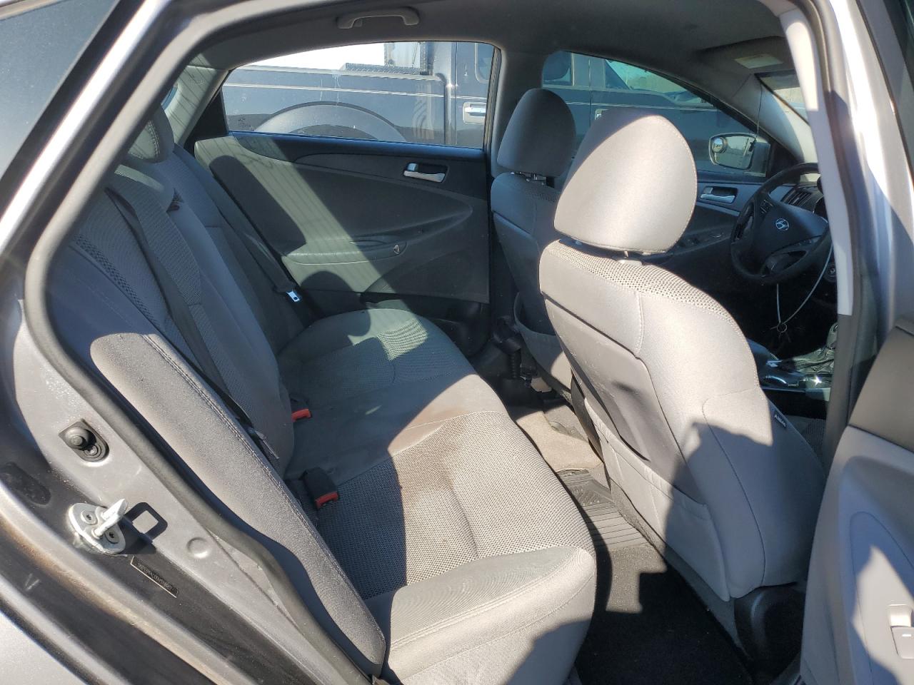 2013 Hyundai Sonata - Image 10